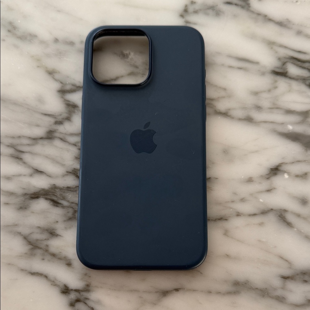 Apple Midnight Blue iPhone 15 ProMax Case w/ MagSafe